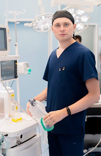 Врач анестезиолог-реаниматолог Ларин Евгений Евгеньевич – медцентр «Алан&nbsp;Клиник» в Москве